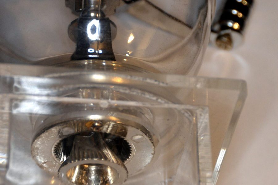Burr mechanism inside a hand coffee grinder, the same idea behind the Hario Skerton Pro review